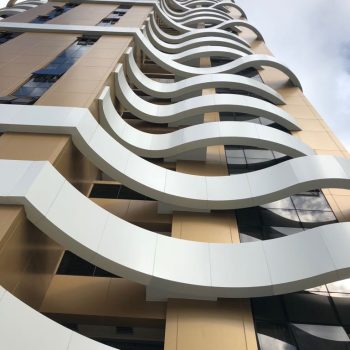 Mansֶo Wildberger - ACM White e Gold Metallic (1)