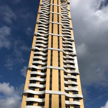 Mansֶo Wildberger - ACM White e Gold Metallic (2)