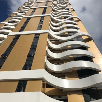 Mansֶo Wildberger - ACM White e Gold Metallic (5)